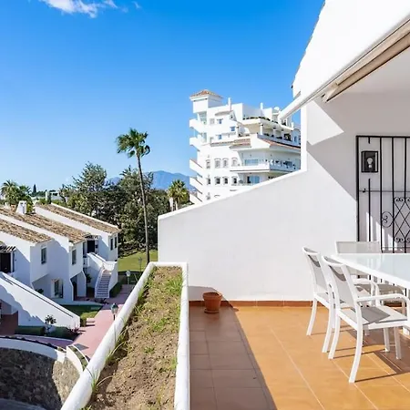 Apartment In Nueva Andalucia With An Amazing View
