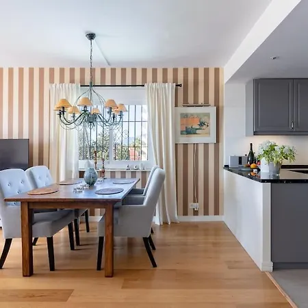 Apartment In Nueva Andalucia With An Amazing View *