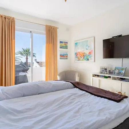 Apartman In Nueva Andalucia With An Amazing View