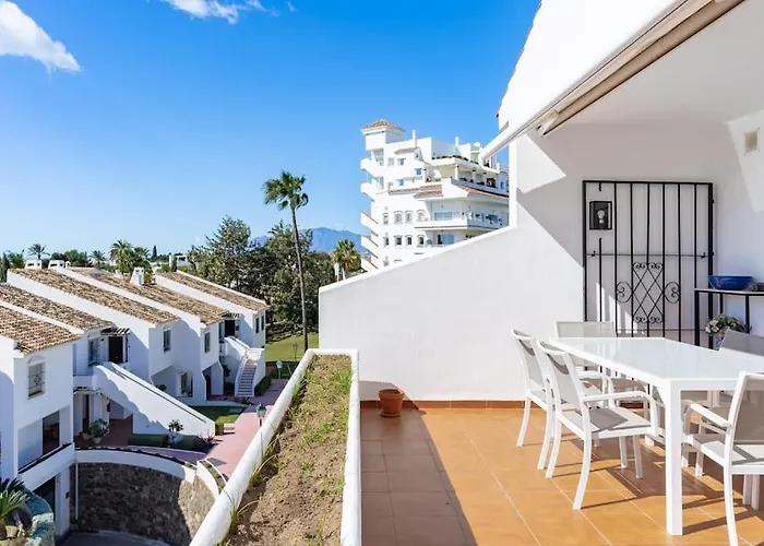 Apartment In Nueva Andalucia With An Amazing View